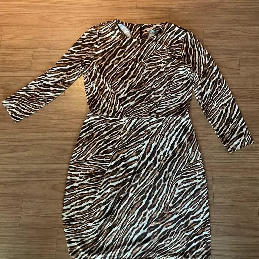 [BUNJANG] Michael Kors Zebra Print Long Sleeve Dress / Michael Kors 얼룩말 롱 슬리브 원피스 M