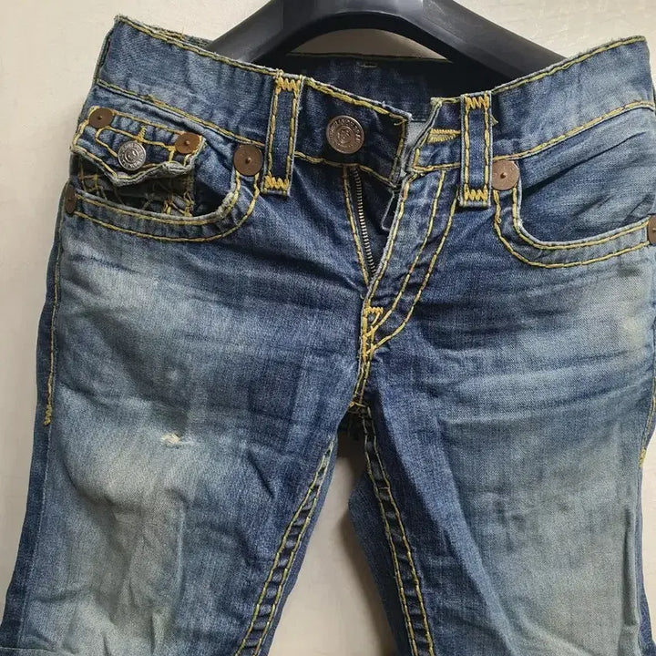 [SOLD OUT] 트루릴리젼 빈티지 반바지