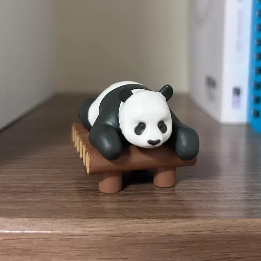 [BUNJANG] Bao Family LeBao Figure Gacha / 바오패밀리 러바오 피규어 가챠