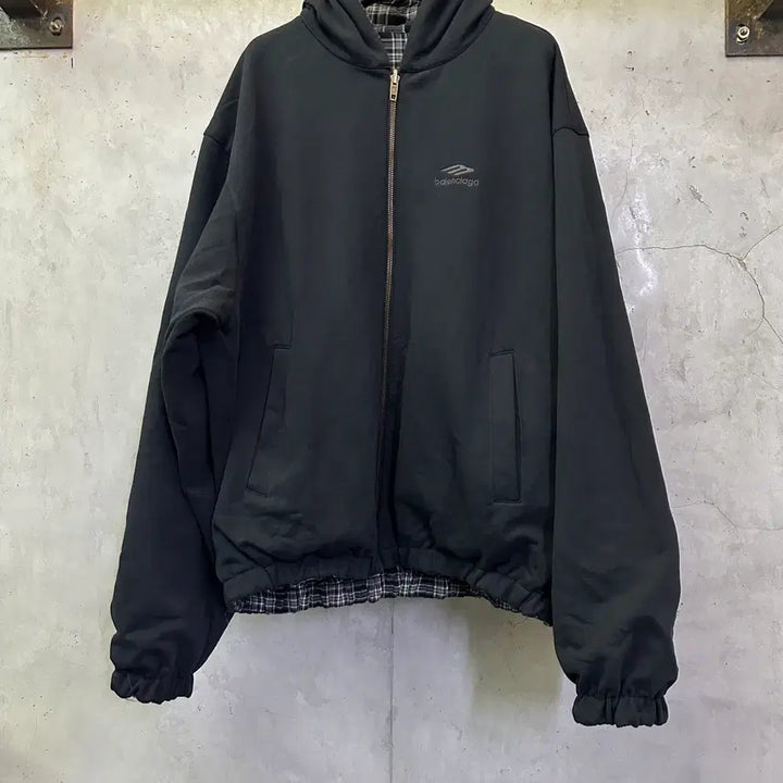 [BUNJANG] Balenciaga Men's Reversible Check Black Hoodie Zip-up / [S]발렌시아가 양면용 남성 체크 블랙 후드 집업