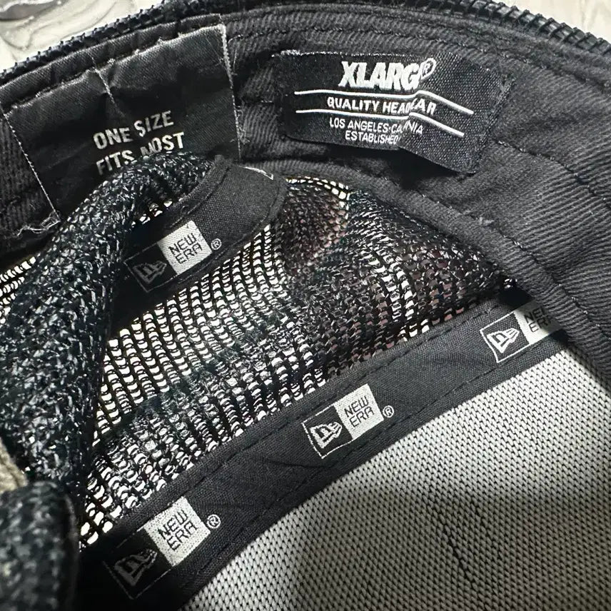 [SOLD OUT] XLARGE x New Era 워킹에이프 카모 메쉬 트러커 스냅백 캡