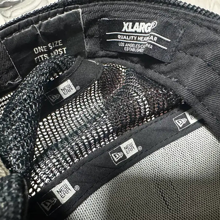 [SOLD OUT] XLARGE x New Era 워킹에이프 카모 메쉬 트러커 스냅백 캡
