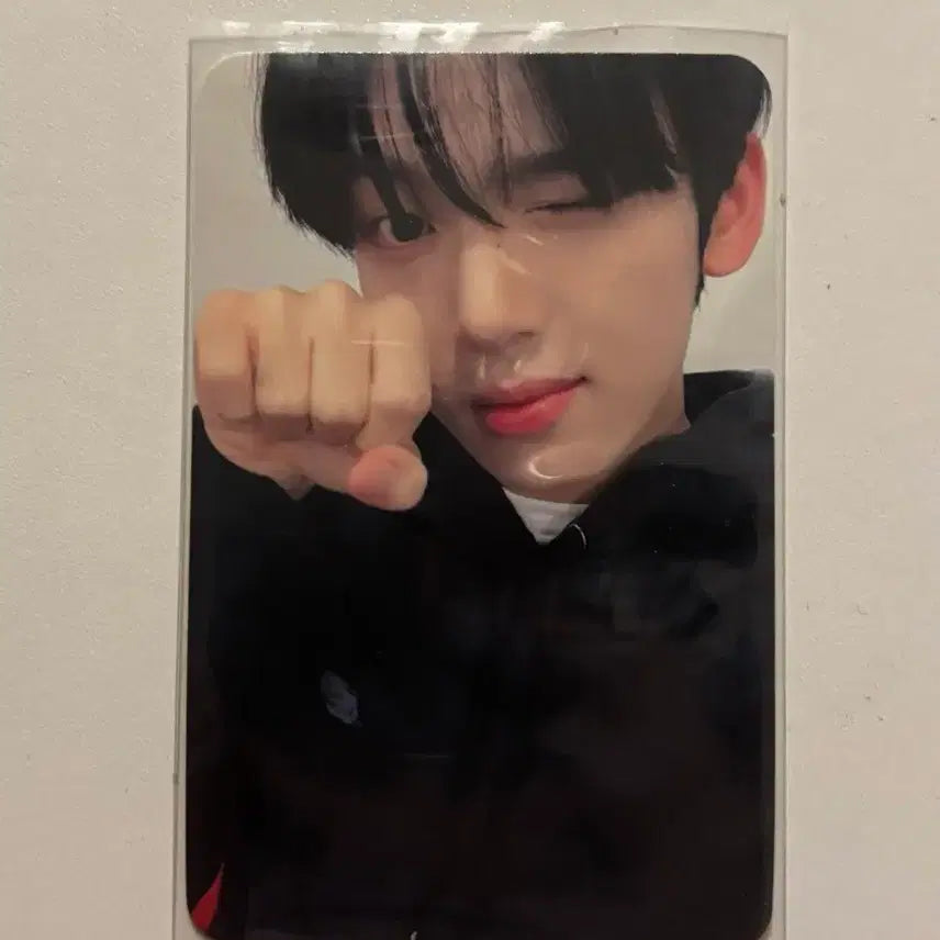 [BUNJANG] ZEROBASEONE Han Yu Jin 0.5 Photocard / 제로베이스원 한유진 고양이손 0.5 포카 판매