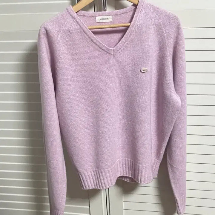 [BUNJANG] Annees V-Neck Knit Powder Pink / 앤니즈 브이넥 니트 핑크 Powder v-neck knit (pink)