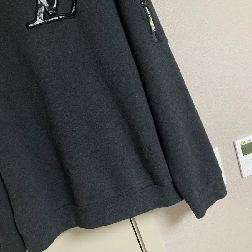 [BUNJANG] Louis Vuitton Cotton Crewneck LV Logo Sweatshirt / [5L] 루이비통 코튼 크루넥 LV 로고 스웨트셔츠