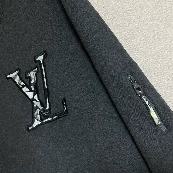 [BUNJANG] Louis Vuitton Cotton Crewneck LV Logo Sweatshirt / [5L] 루이비통 코튼 크루넥 LV 로고 스웨트셔츠