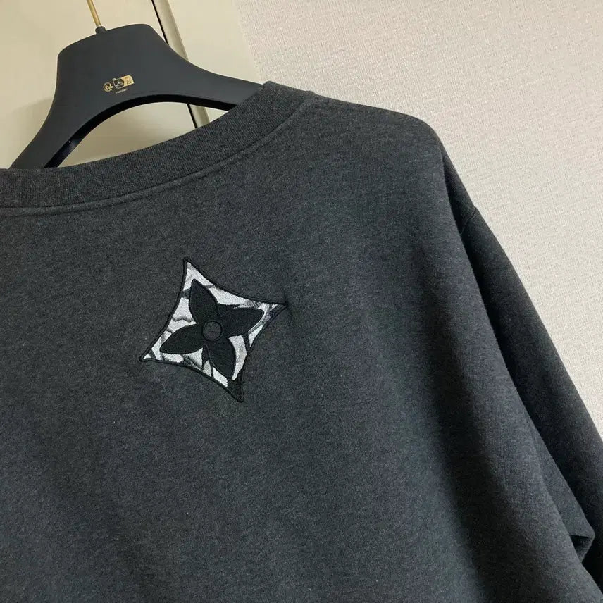 [BUNJANG] Louis Vuitton Cotton Crewneck LV Logo Sweatshirt / [5L] 루이비통 코튼 크루넥 LV 로고 스웨트셔츠
