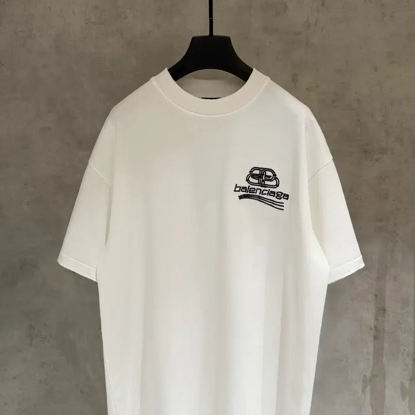 [BUNJANG] Balenciaga Small Logo Basic T-Shirt White / L 발렌시아가 스몰로고 기본티셔츠 반팔티셔츠 화이트