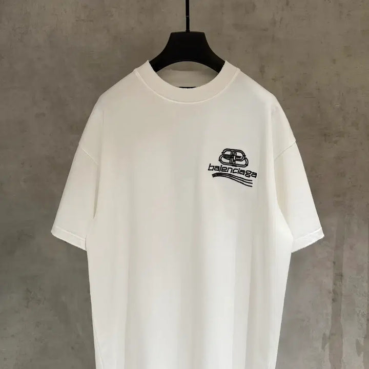 [BUNJANG] Balenciaga Small Logo Basic T-Shirt White / L 발렌시아가 스몰로고 기본티셔츠 반팔티셔츠 화이트