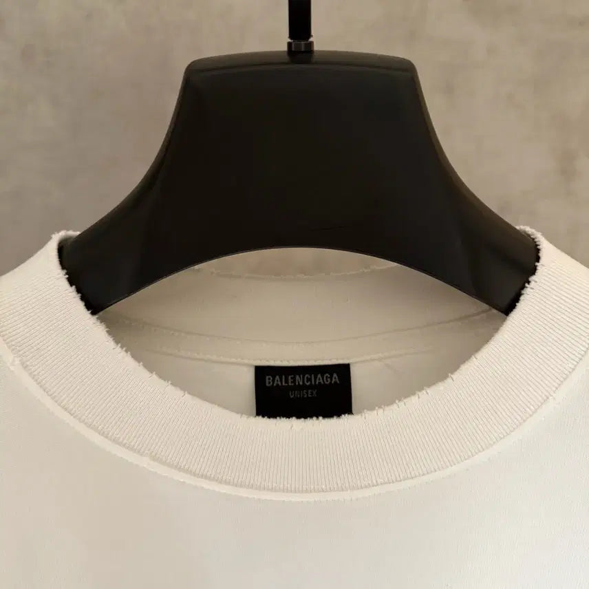 [BUNJANG] Balenciaga Small Logo Basic T-Shirt White / L 발렌시아가 스몰로고 기본티셔츠 반팔티셔츠 화이트
