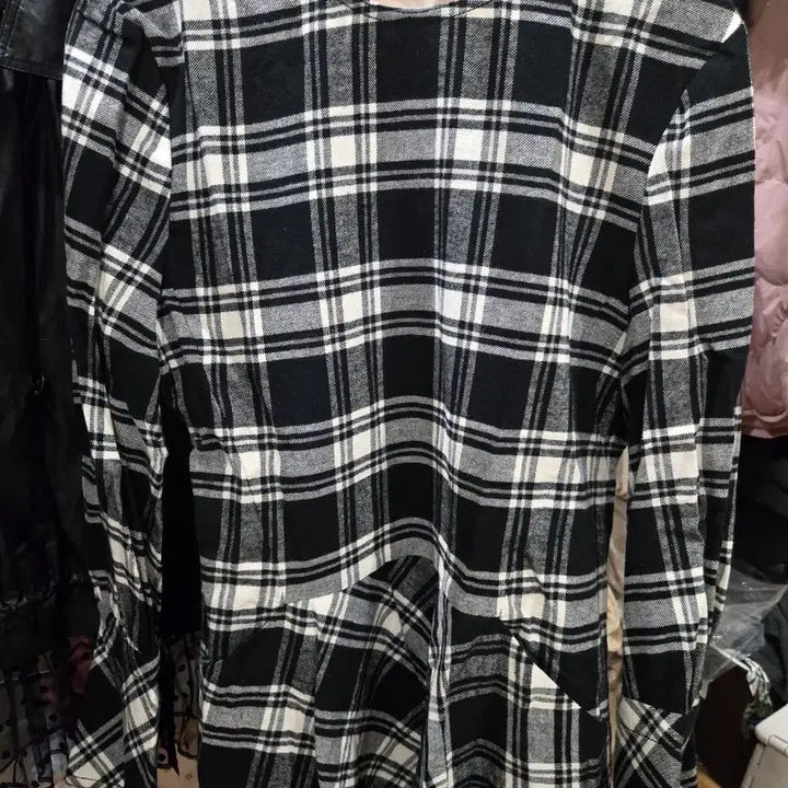 [BUNJANG] Lucky Chouette Check Pattern Blouse / 럭키슈에뜨 블라우스 새상품