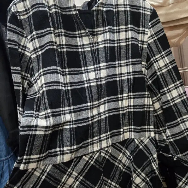 [BUNJANG] Lucky Chouette Check Pattern Blouse / 럭키슈에뜨 블라우스 새상품