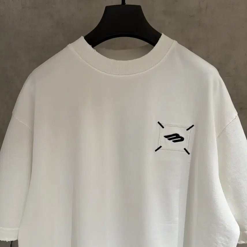 [BUNJANG] Balenciaga Small Logo Basic T-shirt Red Logo / L 발렌시아가 스몰로고 기본티셔츠 반팔티셔츠 여름 남성 레드로고