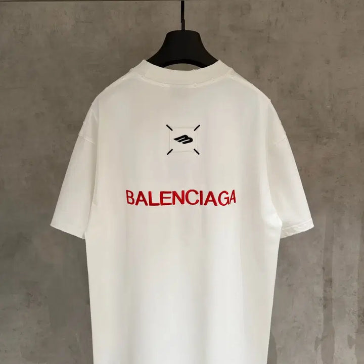 [BUNJANG] Balenciaga Small Logo Basic T-shirt Red Logo / L 발렌시아가 스몰로고 기본티셔츠 반팔티셔츠 여름 남성 레드로고