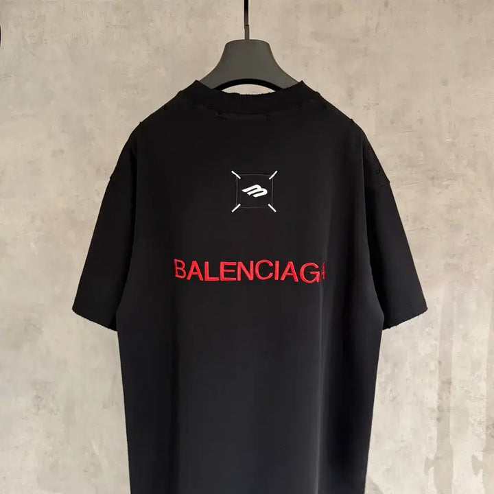 [BUNJANG] Balenciaga Small Logo Basic T-shirt Red Logo / L 발렌시아가 스몰로고 기본티셔츠 반팔티셔츠 여름 남성 레드로고