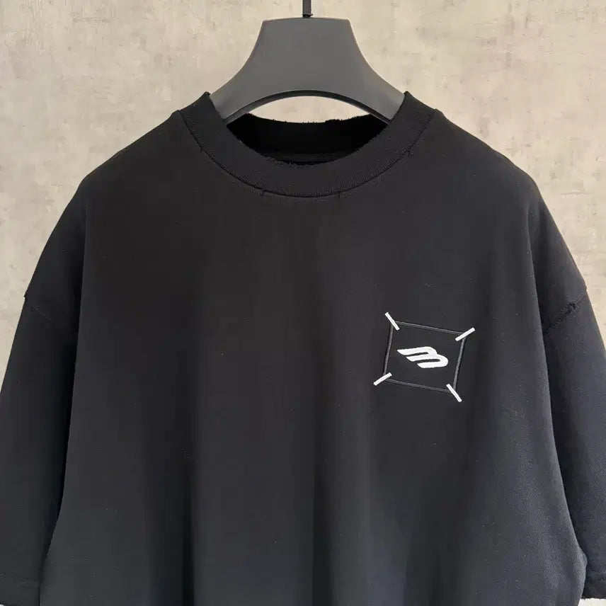 [BUNJANG] Balenciaga Small Logo Basic T-shirt Red Logo / L 발렌시아가 스몰로고 기본티셔츠 반팔티셔츠 여름 남성 레드로고