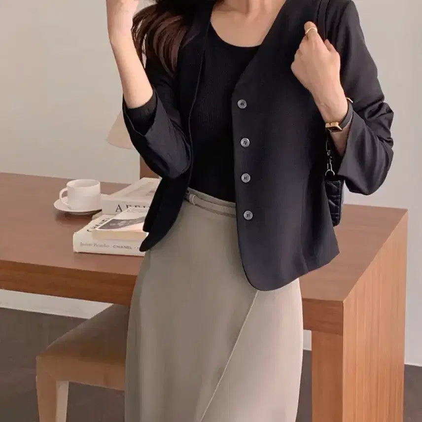 [BUNJANG] Black V-Neck Crop Blazer Jacket / 블랙 검은색 노카라 자켓 브이넥 크롭 블레이저 머플러 타이 모던룩 빈티지