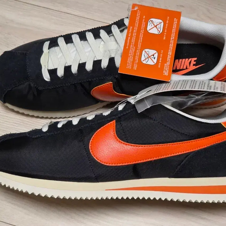 [BUNJANG] Nike Cortez 290 Sneakers / 나이키 코르테즈 290 사이즈