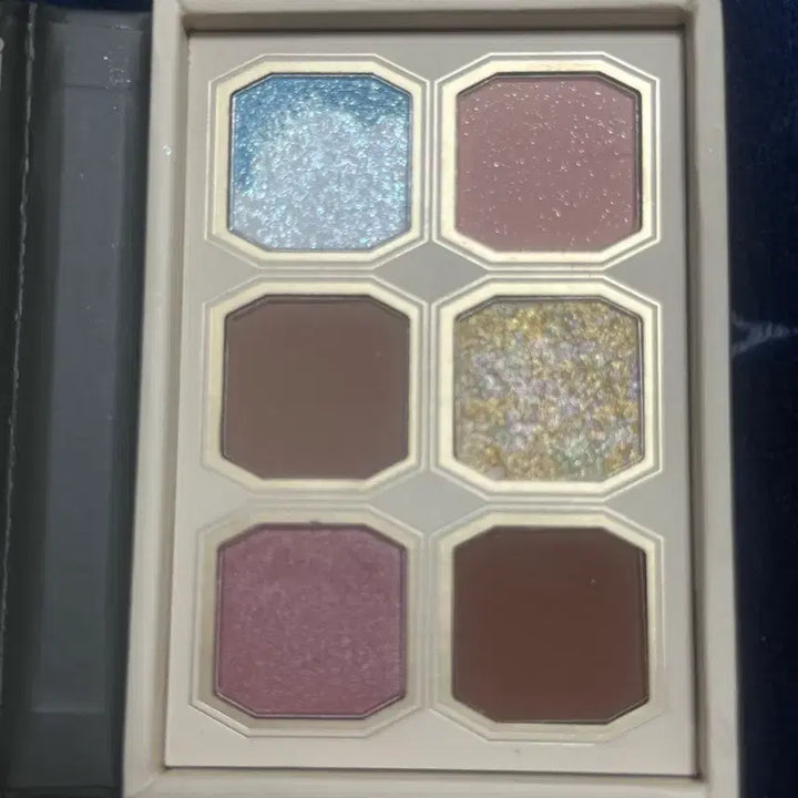 [BUNJANG] Milfey Monet Eyeshadow Palette No. 4 / 일본 밀퓌 모네 아이섀도우 팔레트 우먼위드어파라솔 4호