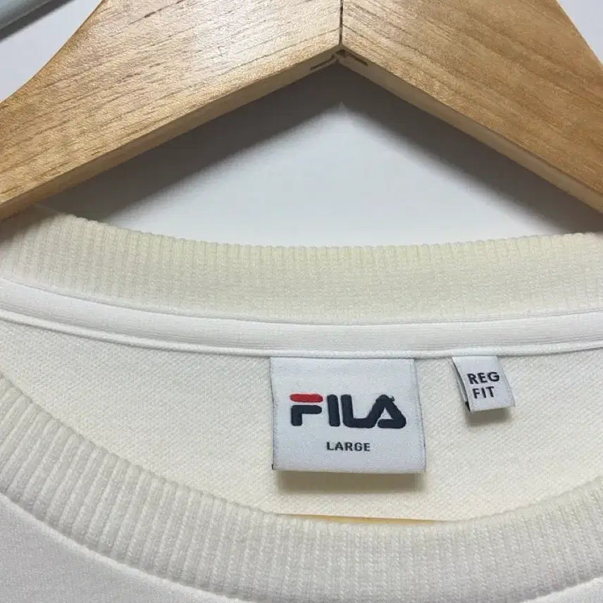 [BUNJANG] Fila Small Logo Sweatshirt / 사이즈 REG) 휠라 스몰 로고 맨투맨