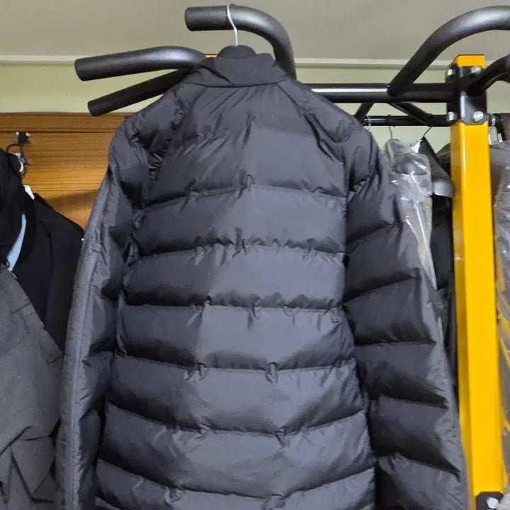 [BUNJANG] Adidas SST Black Padded Down Jacket M / 아디다스 SST다운 블랙 패딩 점퍼 M