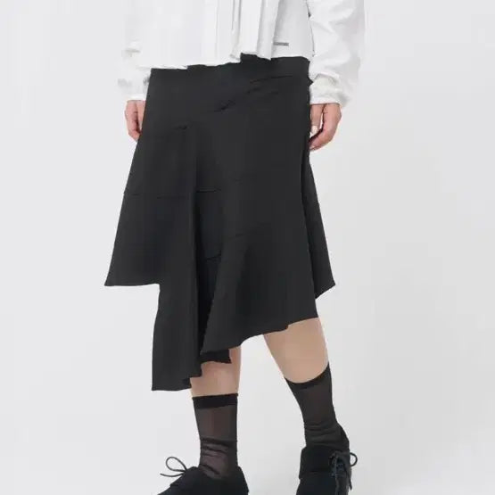 [BUNJANG] Miseki Seoul Asymmetrical Midi Skirt / 미세키 서울 언발란스 미디 스커트
