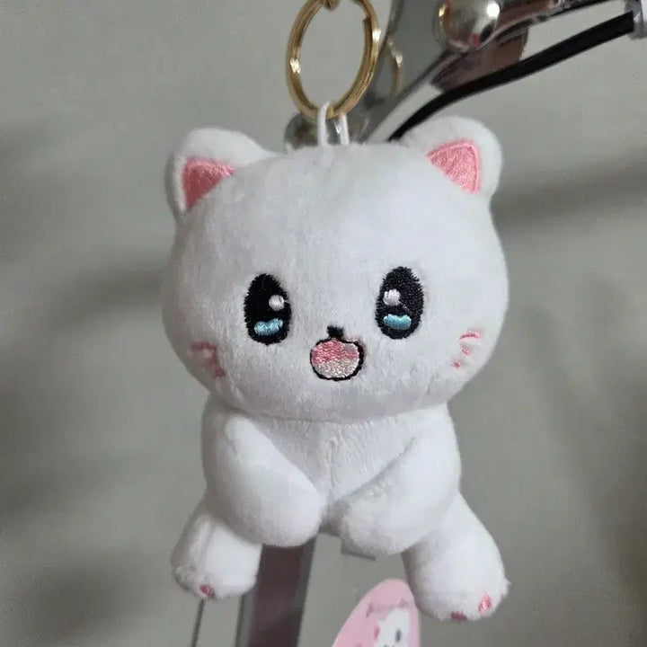 [BUNJANG] Koneko White Cat Plush Keyring / 코네코짱 화이트 고양이 정품 인형 키링 봉제인형