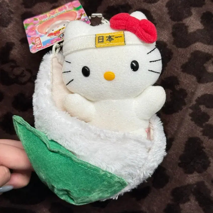 [BUNJANG] Sanrio Classic Momotaro Peach Boy Kitty Mascot Doll / 고전키티 레어템 모모타로 복숭아동자 배추 키티 마스코트 인형