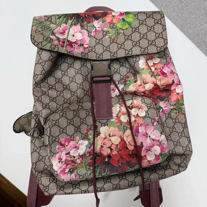 [BUNJANG] Gucci GG Supreme Backpack 405019 Pink Flower Bloom / 5/26까지 정품 구찌 핑크플라워 블룸 GG 슈프림 백팩 405019