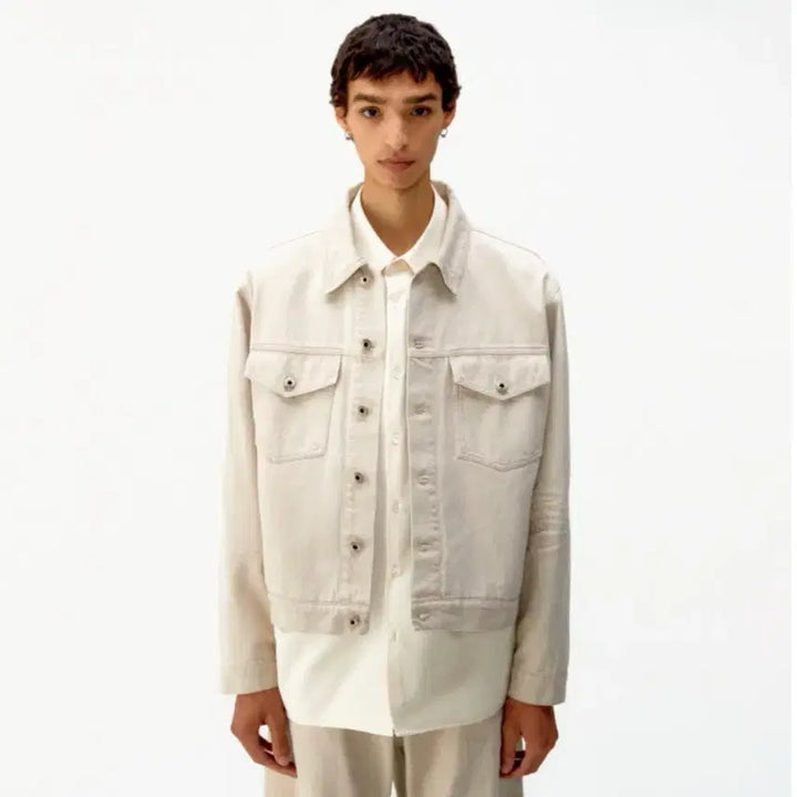 [BUNJANG] Coor Embossed Washed Denim Trucker Jacket / Coor 엠보 워시드 데님 트러커