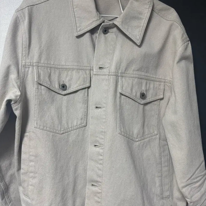 [BUNJANG] Coor Embossed Washed Denim Trucker Jacket / Coor 엠보 워시드 데님 트러커