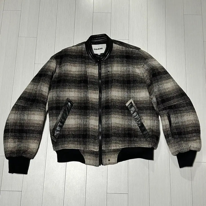 [BUNJANG] Allene Leather Patch 3D Finger Bomber Jacket / [2] 알렌느 레더 패치 3D 핑거 봄버