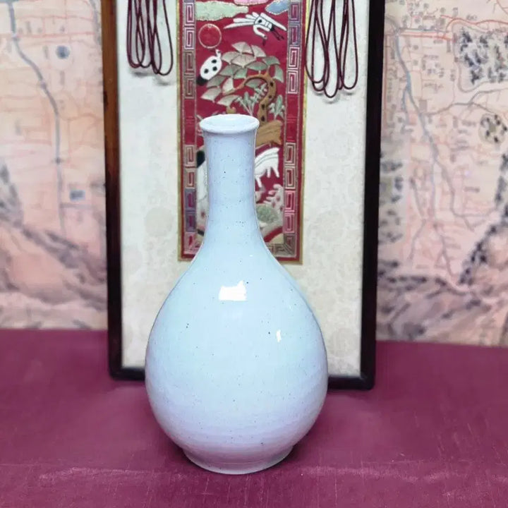 [BUNJANG] Celadon Porcelain Tall-Necked Wine Bottle (1st Generation Master Jo Han-kyung) / *순백자 목긴 주병(1세대명장 조평:조한경)