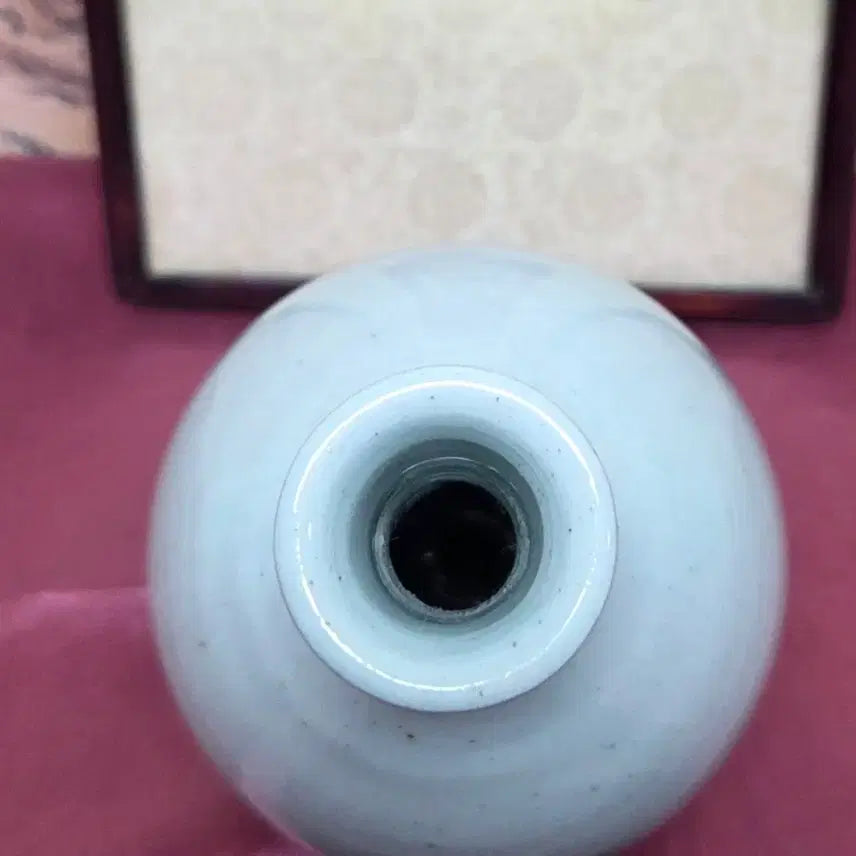 [BUNJANG] Celadon Porcelain Tall-Necked Wine Bottle (1st Generation Master Jo Han-kyung) / *순백자 목긴 주병(1세대명장 조평:조한경)