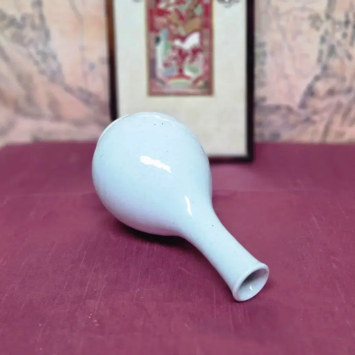 [BUNJANG] Celadon Porcelain Tall-Necked Wine Bottle (1st Generation Master Jo Han-kyung) / *순백자 목긴 주병(1세대명장 조평:조한경)