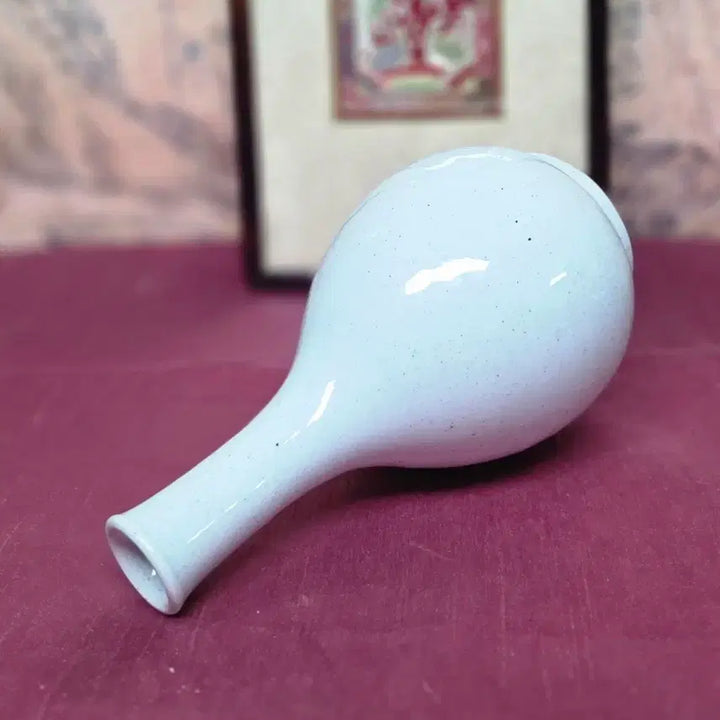 [BUNJANG] Celadon Porcelain Tall-Necked Wine Bottle (1st Generation Master Jo Han-kyung) / *순백자 목긴 주병(1세대명장 조평:조한경)