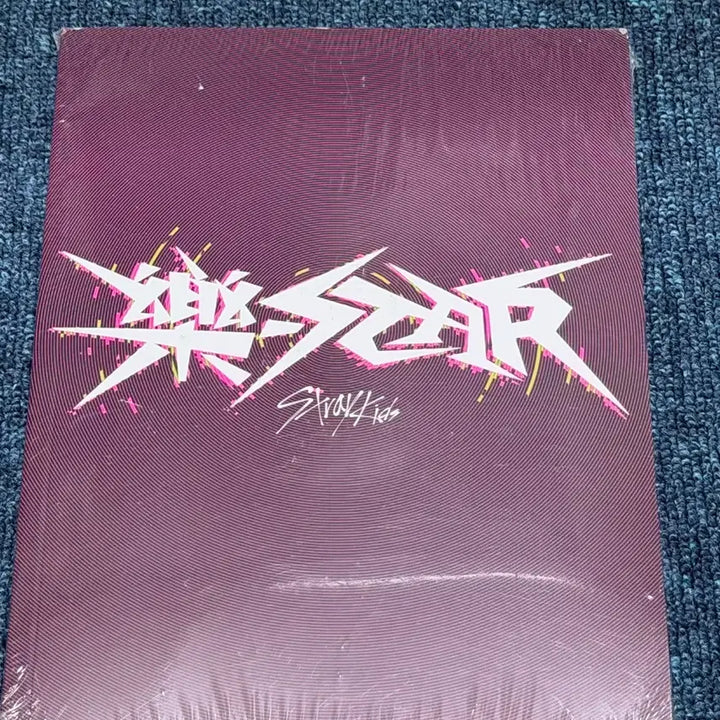 [BUNJANG] Stray Kids Rock-Star Limited Star Album / [새상품] 스트레이키즈 락스타 리미티드 스타 앨범
