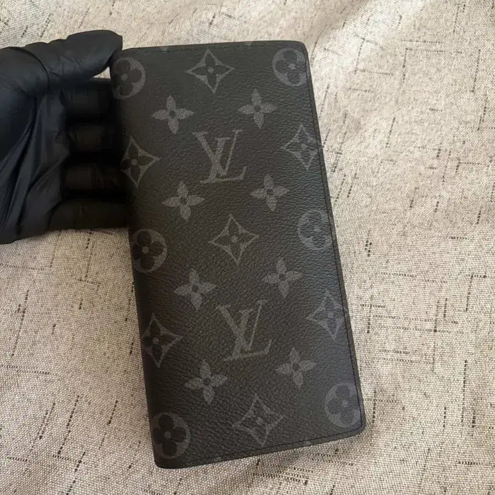 [BUNJANG] Louis Vuitton Eclipse Brazza Long Wallet / [새상품급]루이비통 이클립스 브라짜 장지갑