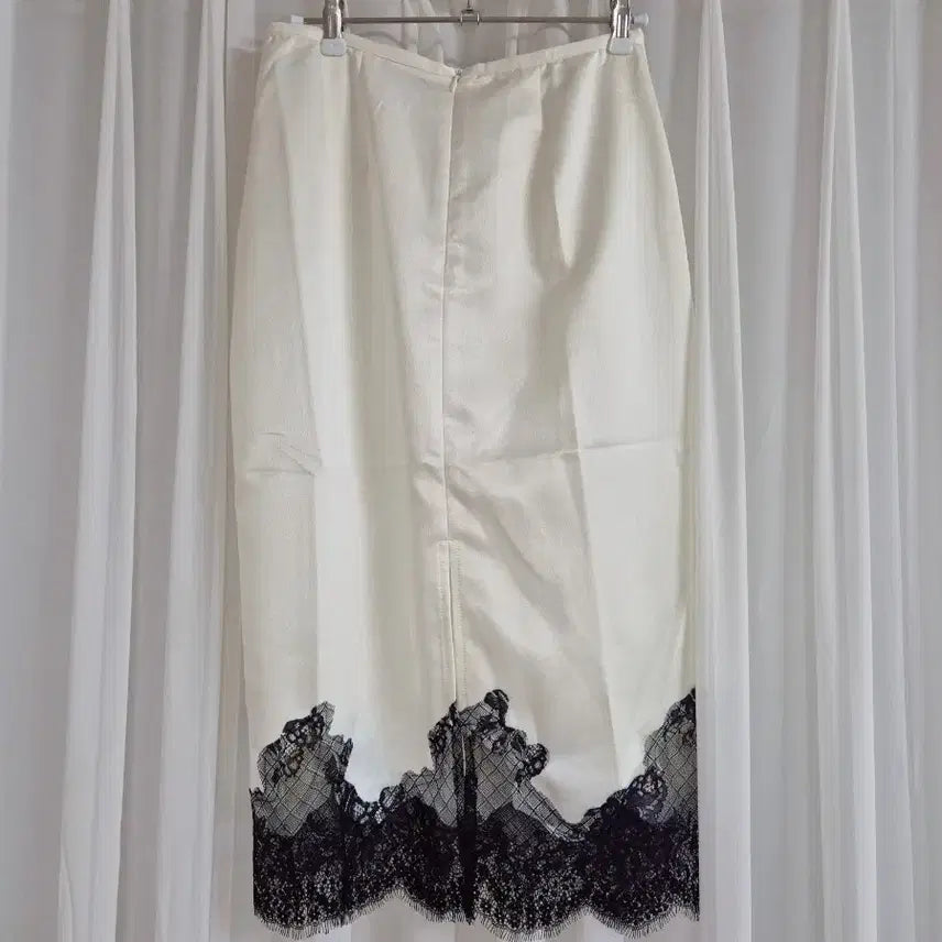 [BUNJANG] Satin Lace Skirt / 새상품 새틴 레이스 스커트 수입의류