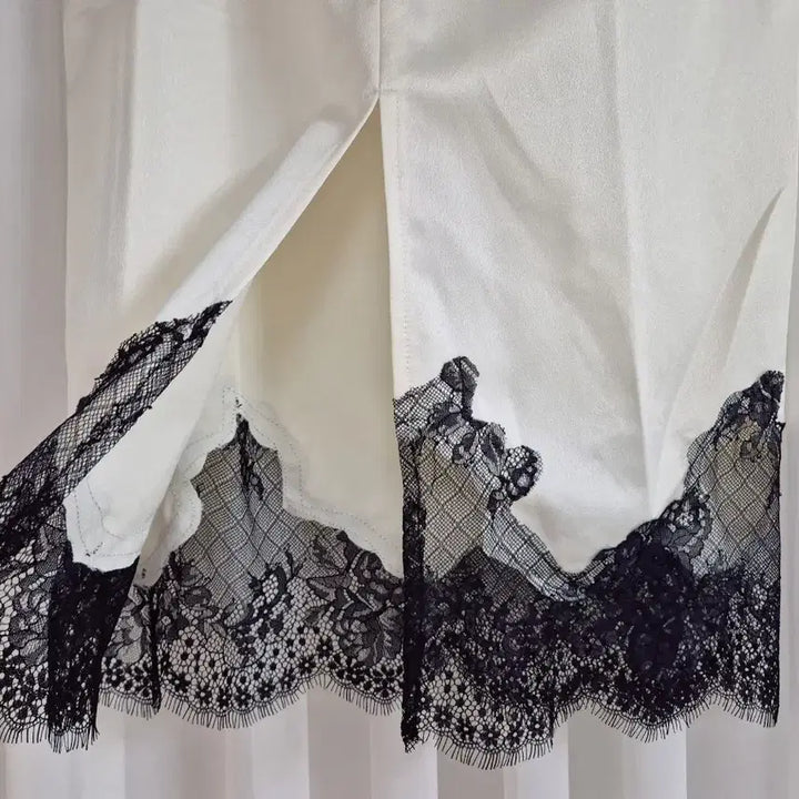 [BUNJANG] Satin Lace Skirt / 새상품 새틴 레이스 스커트 수입의류