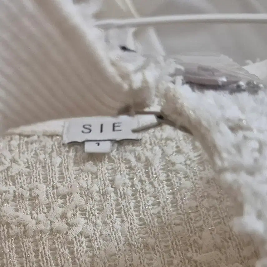 [BUNJANG] Sie Glitter Textured Cardigan White S Size / 시에sie 글리터 텍스처드 가디건 화이트 S사이즈