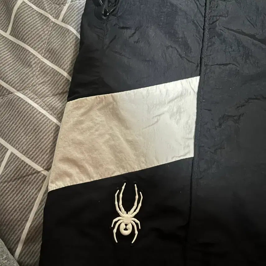[BUNJANG] Spider Black Shorts / 스파이더 블랙 반바지