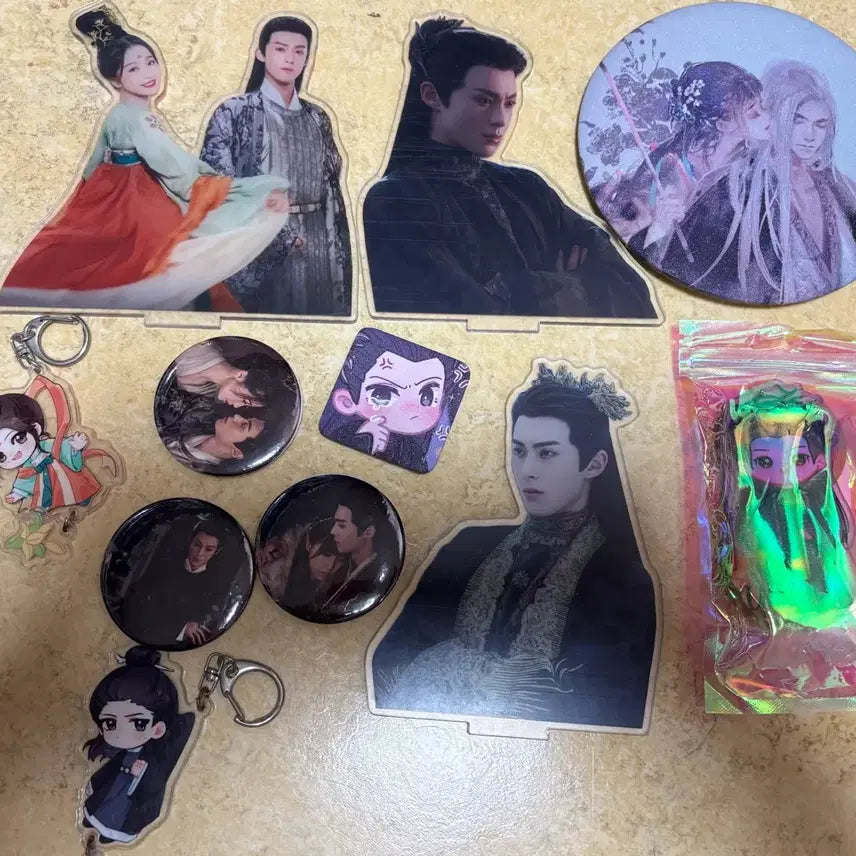 [BUNJANG] Love Between Fairy and Devil Merchandise Bundle / 중드 창란결 굿즈 모음