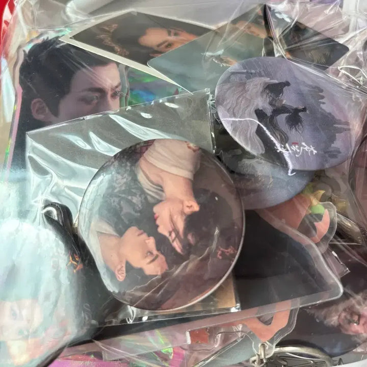 [BUNJANG] Love Between Fairy and Devil Merchandise Bundle / 중드 창란결 굿즈 모음