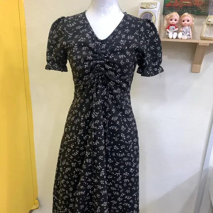 [BUNJANG] Black Floral Shirred Long Dress / 잔꽃무늬 블랙 셔링 원피스