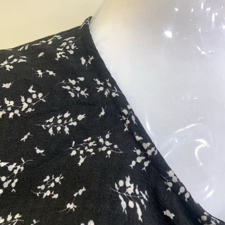[BUNJANG] Black Floral Shirred Long Dress / 잔꽃무늬 블랙 셔링 원피스