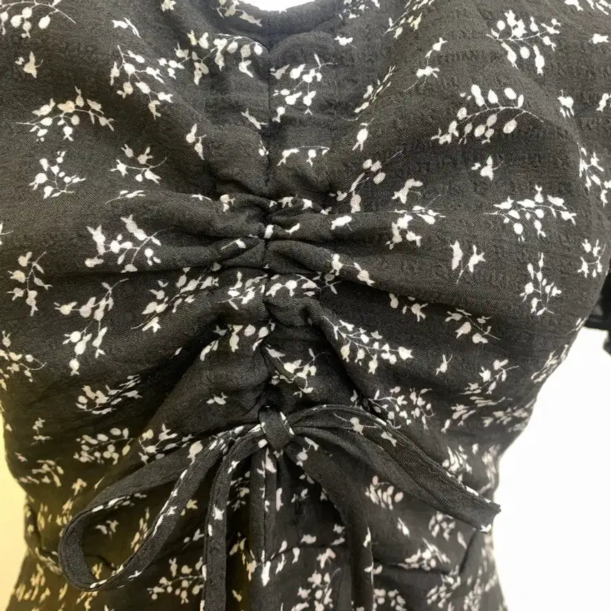 [BUNJANG] Black Floral Shirred Long Dress / 잔꽃무늬 블랙 셔링 원피스