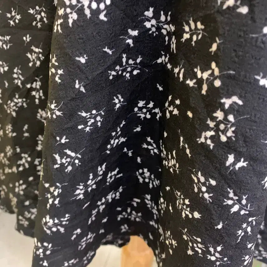 [BUNJANG] Black Floral Shirred Long Dress / 잔꽃무늬 블랙 셔링 원피스