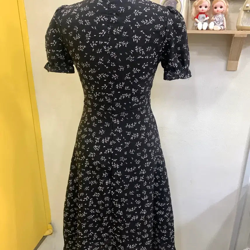 [BUNJANG] Black Floral Shirred Long Dress / 잔꽃무늬 블랙 셔링 원피스