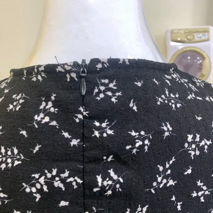 [BUNJANG] Black Floral Shirred Long Dress / 잔꽃무늬 블랙 셔링 원피스